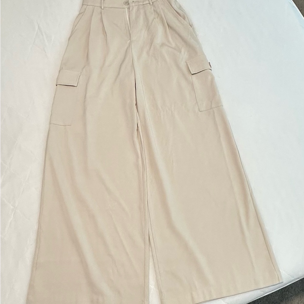 Women's Cream Wide-Leg Cargo Pants
